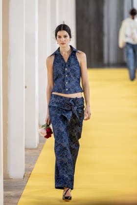 Ynésuelves fashion show at Mercedes Benz Fashion Week A model during a Ynésuelves fashion show on the occasion of Mercedes Benz Fashion Week, on March 19, 2026, in Madrid Spain The Ynésuelves fashion show is part of Mercedes Benz Fashion Week Madrid, the main Spanish fashion show organized by IFEMA, which brings together established firms and new talents The brand stands out for its aesthetics of rebellious elegance and collections with strong narrative and craftsmanship 19 MARCH 2026 FASHION Madrid Madrid Madrid Spain  Copyright: xRicardoxRubiox 7380266