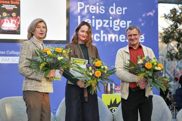 Leipzig, Sachsen, Deutschland, 19.03.2026: Messehalle: Leipziger Buchmesse: L-R: Marie-Janine Calic, Katerina Poladjan, Manfred Gmeiner, Gewinner von Preis der Leipziger Buchmesse Copyright: xdtsxNachrichtenagenturx dts_111359