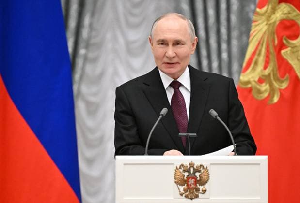 Russia Putin Paralympic Athletes 9126928 19.03.2026 Russian President Vladimir Putin delivers a speech during a state awards ceremony for the Russian medalists of the Milano Cortina 2026 Winter Paralympic Games at the Kremlin in Moscow, Russia. Sergey Bobylev Sputnik Moscow Russia  Copyright: xSergeyxBobylevx