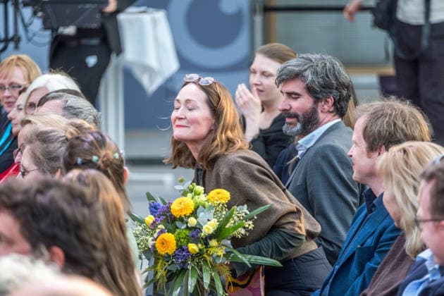 Erster Tag der Leipziger Buchmesse 2026 in Leipzig: Besucher strömen durch die Hallen, informieren sich über Neuerscheinungen und verfolgen Lesungen sowie Gespräche mit Autoren. Die Buchmesse zählt zu den wichtigsten Veranstaltungen der Literatur- und Verlagsbranche im deutschsprachigen Raum. Preisverleihung des Preis der Leipziger Buchmesse 2026 in Leipzig: Ausgezeichnet werden herausragende Werke in den Kategorien Belletristik, Sachbuch Essayistik und Übersetzung. Die Ehrung gilt als eine der bedeutendsten Literaturauszeichnungen Deutschlands und zieht große mediale Aufmerksamkeit auf sich. Siegerin Belletristik Katharina Poladja Leipziger Buchmesse 2026 Tag 1