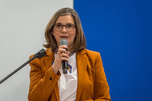 Erster Tag der Leipziger Buchmesse 2026 in Leipzig: Besucher strömen durch die Hallen, informieren sich über Neuerscheinungen und verfolgen Lesungen sowie Gespräche mit Autoren. Die Buchmesse zählt zu den wichtigsten Veranstaltungen der Literatur- und Verlagsbranche im deutschsprachigen Raum. Preisverleihung des Preis der Leipziger Buchmesse 2026 in Leipzig: Ausgezeichnet werden herausragende Werke in den Kategorien Belletristik, Sachbuch Essayistik und Übersetzung. Die Ehrung gilt als eine der bedeutendsten Literaturauszeichnungen Deutschlands und zieht große mediale Aufmerksamkeit auf sich. Katrin Göring-Eckardt (Bündnis 90 Die Grünen) eröffnet den Stand der Ukraine. Leipziger Buchmesse 2026 Tag 1