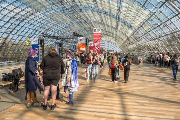 Erster Tag der Leipziger Buchmesse 2026 in Leipzig: Besucher strömen durch die Hallen, informieren sich über Neuerscheinungen und verfolgen Lesungen sowie Gespräche mit Autoren. Die Buchmesse zählt zu den wichtigsten Veranstaltungen der Literatur- und Verlagsbranche im deutschsprachigen Raum. Preisverleihung des Preis der Leipziger Buchmesse 2026 in Leipzig: Ausgezeichnet werden herausragende Werke in den Kategorien Belletristik, Sachbuch Essayistik und Übersetzung. Die Ehrung gilt als eine der bedeutendsten Literaturauszeichnungen Deutschlands und zieht große mediale Aufmerksamkeit auf sich. Leipziger Buchmesse 2026 Tag 1