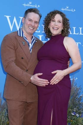 March 19, 2026, West Hollywood, California, USA: LOS ANGELES - MAR 19: Ben Rosenbaum, Erin Krakow at the When Calls the Heart and Hope Valley: 1874 Celebration at The Sun Rose Hotel on March 19, 2026 in West Hollywood, CA West Hollywood USA - ZUMAb170 20260319_aap_b170_001 Copyright: xKayxBlakex