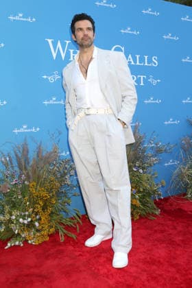 March 19, 2026, West Hollywood, California, USA: LOS ANGELES - MAR 19: Benjamin Ayres at the When Calls the Heart and Hope Valley: 1874 Celebration at The Sun Rose Hotel on March 19, 2026 in West Hollywood, CA West Hollywood USA  - ZUMAb170 20260319_aap_b170_018 Copyright: xKayxBlakex