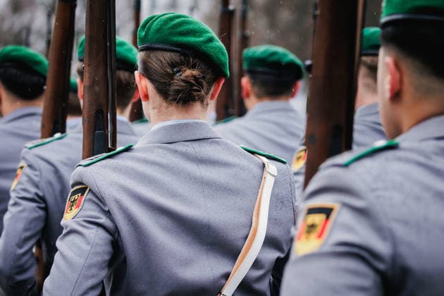 Bundeswehr bekommt Problem um sexuelles Fehlverhalten nicht in den Griff, Symbolbilder Symbolbild: Frauen in der Bundeswehr. Aufgenommen im Rahmen eines Empfangs im Bundesministerium der Verteidigung mit militaerischen Ehren. Berlin, 16.03.2026. Berlin Deutschland Copyright: xNeelexJanssenx
