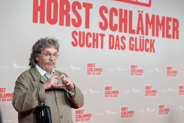 Hape KERKELING in der Rolle des Horst Schlaemmer, Roter Teppich, Red Carpet Show, Ankunft, arrival, Filmpremiere HORST SCHLAEMMER SUCHT DAS GLUECK in der Lichtburg in Essen, 19.03.2026.
