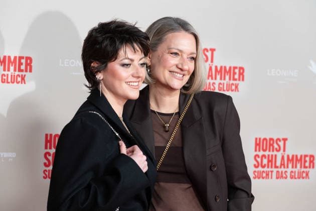 Tahnee SCHAFFARCZYK, Comedian, Juliette SCHOPPMANN, Saengerin, Roter Teppich, Red Carpet Show, Ankunft, arrival, Filmpremiere HORST SCHLAEMMER SUCHT DAS GLUECK in der Lichtburg in Essen, 19.03.2026.