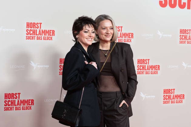 Tahnee SCHAFFARCZYK, Comedian, Juliette SCHOPPMANN, Saengerin, Roter Teppich, Red Carpet Show, Ankunft, arrival, Filmpremiere HORST SCHLAEMMER SUCHT DAS GLUECK in der Lichtburg in Essen, 19.03.2026.