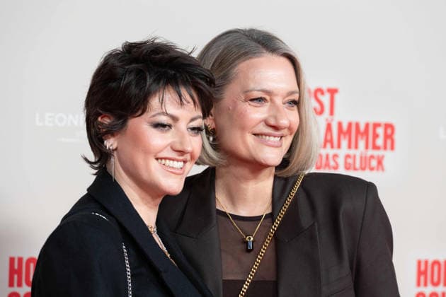 Tahnee SCHAFFARCZYK, Comedian, Juliette SCHOPPMANN, Saengerin, Roter Teppich, Red Carpet Show, Ankunft, arrival, Filmpremiere HORST SCHLAEMMER SUCHT DAS GLUECK in der Lichtburg in Essen, 19.03.2026.