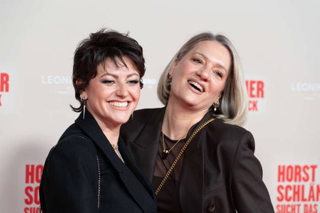 Tahnee SCHAFFARCZYK, Comedian, Juliette SCHOPPMANN, Saengerin, Roter Teppich, Red Carpet Show, Ankunft, arrival, Filmpremiere HORST SCHLAEMMER SUCHT DAS GLUECK in der Lichtburg in Essen, 19.03.2026.