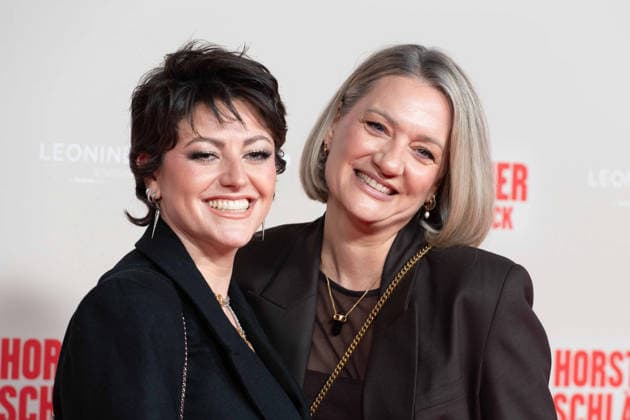 Tahnee SCHAFFARCZYK, Comedian, Juliette SCHOPPMANN, Saengerin, Roter Teppich, Red Carpet Show, Ankunft, arrival, Filmpremiere HORST SCHLAEMMER SUCHT DAS GLUECK in der Lichtburg in Essen, 19.03.2026.