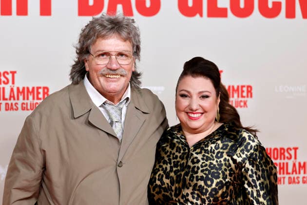 Schauspieler Hape Kerkeling als Horst Schlämmer und Schauspielerin Meltem Kaptan bei der Premiere des Kinofilms Horst Schlämmer sucht das Glück in der Lichtburg Essen. Essen, 10.03.2026 NRW Deutschland Copyright: xChristophxHardtx