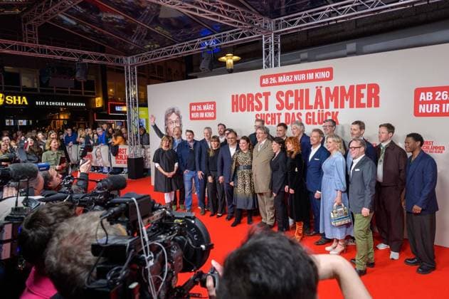 Essen: Weltpremiere - Hape Kerkeling präsentiert seinen neuen Film Horst Schlämmer sucht das Glück ** NUR FÜR REDAKTIONELLE ZWECKE ** EDITORIAL USE ONLY **<p>Hape Kerkeling (Horst Schlämmer) bei der Weltpremiere seines neuen Films Horst Schlämmer sucht das Glück am Donnerstag, den 19. März 2026, in der Essener Lichtburg.< p> Kultur, Kunst, Unterhaltung Copyright: UwexErnst
