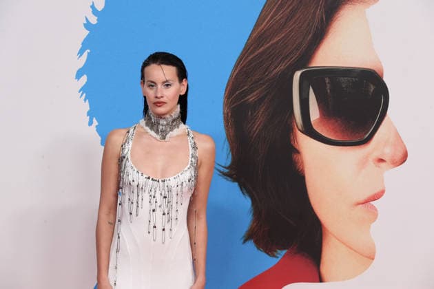 March 19, 2026, Madrid, Madrid, Spain: Actress MILENA SMIT poses at the Real Casino de Madrid for the premiere of AMARGA NAVIDAD (BITTER CHRISTMAS), directed by PEDRO ALMODOVAR. SMIT plays NATALIA, a friend of the character ELSA (BARBARA LENNIE) in a narrative centered on autofiction and creative processes. The two time Academy Award winning director presents his 24th feature film at this highly anticipated event in Madrid. Madrid Spain - ZUMAo127 20260319_zep_o127_155 Copyright: xHugoxOrtunox