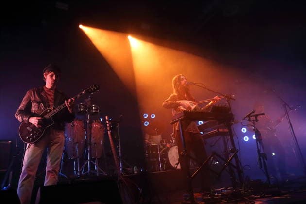 Thijs Elzinga, Chris Bruining, Daniel Smienk, Erdinc Ecevit Yildiz und Jasper Verhulst, v.l., von der Band Altin Gün bei einem Konzert im Huxleys Neue Welt in Berlin, 19. März 2026. Altin Gün Konzert Berlin