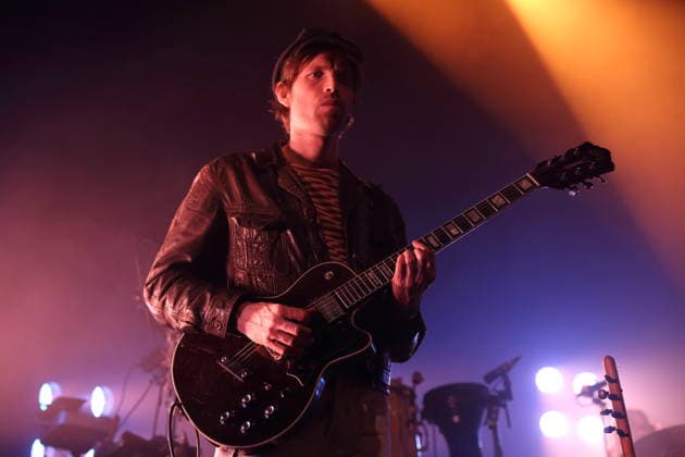 Thijs Elzinga von der Band Altin Gün bei einem Konzert im Huxleys Neue Welt in Berlin, 19. März 2026. Altin Gün Konzert Berlin