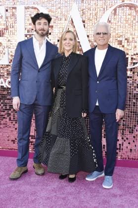 Julian Stern, Lisa Kudrow, Michel Stern at arrivals for THE COMEBACK Third and Final Season Premiere, Wallis Annenberg Center for the Performing Arts, Los Angeles, CA, March 19, 2026. Photo By: Elizabeth Goodenough Everett Collection THE COMEBACK Third and Final Season Premiere PUBLICATIONXNOTxINxCANxCHNxFRAxITAxJPNxNORxPOLxRUSxESPxUKxUSA