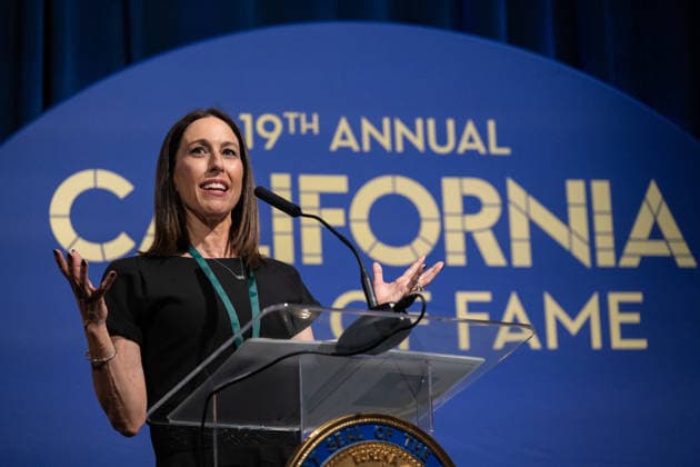 March 19, 2026, Sacramento, Ca, USA: Olympic swimmer Janet Evans speaks during her acceptance at the induction of the 19th class to the California Hall of Fame at the California Museum on Thursday, March 19, 2026, in Sacramento. Sacramento USA - ZUMAj89_ 20260319_zaf_j89_013 Copyright: xPaulxKitagakixJr.x