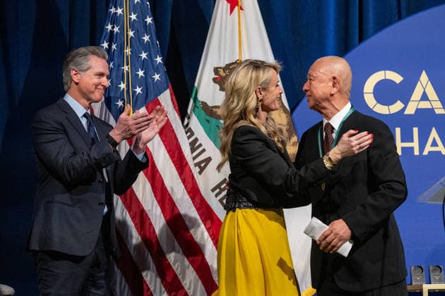 March 19, 2026, Sacramento, Ca, USA: First Partner Jennifer Siebel Newsom congratulates World-renowned sushi chef and restaurateur Nobu Matsuhisa alongside Gov. Gavin Newsom during the induction of the 19th class to the California Hall of Fame at the California Museum on Thursday, March 19, 2026, in Sacramento. Sacramento USA - ZUMAj89_ 20260319_zaf_j89_028 Copyright: xPaulxKitagakixJr.x