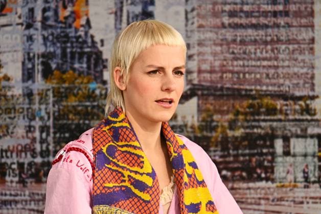 Leipziger Buchmesse, Book Fair Leipzig, Sachsen - vom 19.03. bis 22.03.2026. Erster Messetag. Autorin Helene Bukowski, Buchtitel Wer möchte nicht im Leben bleiben - im Talk