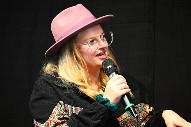 Leipziger Buchmesse, Book Fair Leipzig, Sachsen - vom 19.03. bis 22.03.2026. Erster Messetag. Autorin Lettie Morgan, Buchtitel Goldener Käfig - im Talk