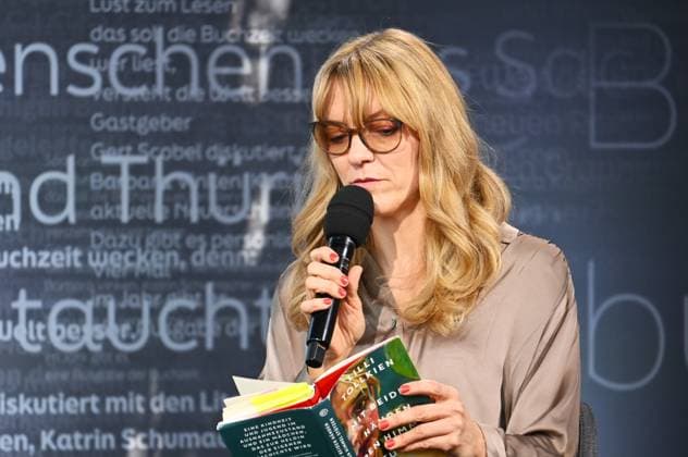 Leipziger Buchmesse, Book Fair Leipzig, Sachsen - vom 19.03. bis 22.03.2026. Erster Messetag. Autorin Lilli Tollkien - im Talk