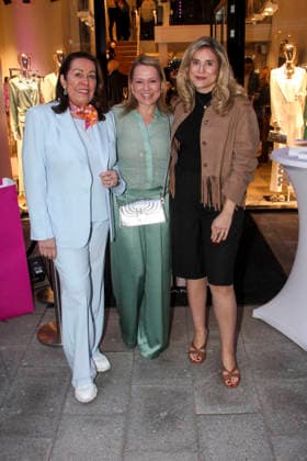 abb Martina Buckenmaier (CEO Riani), Nova Meierhenrich und Mona Buckenmaier (Head of Business Development Riani) zu Gast beim Riani Store Opening am Donnerstag 19.03.2026 in Hamburg Hamburg Deutschland