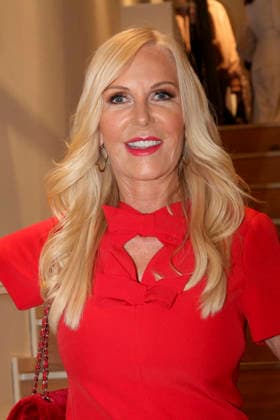 abb Marion Fedder rotes Kleid Witwe Jan Fedder zu Gast beim Riani Store Opening am Donnerstag 19.03.2026 in Hamburg Hamburg Deutschland