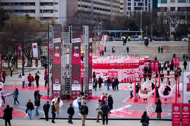 March 20, 2026, Seoul, South Korea: ARMY, fans of the K-pop boy band BTS, participate in an event promoting the release of ARIRANG, the bandâ€⠢s first album since their 2022 hiatus due to compulsory military service, on Friday, March 20, 2026 at Yeouido Hangang Park in Seoul, South Korea. Seoul South Korea - ZUMAh163 20260320_znp_h163_020 Copyright: xJintakxHanx