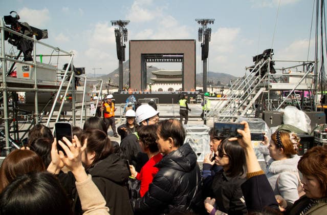 BTS s upcoming comeback concert, Mar 20, 2026 : The stage for BTS s comeback concert in front of Gwanghwamun, the main gate of Gyeongbok Palace in central Seoul, South Korea. BTS s comeback concert will be held at Gwanghwamun Square on March 21, a day after the K-Pop boy band released its fifth full-length album, ARIRANG .  aflo_324180801