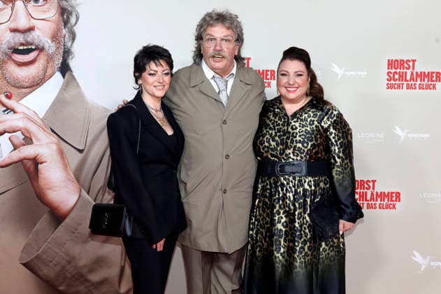 Tahnee Schaffarczyk, Hape Kerkeling und Meltem Kaptan bei der Premiere des Kinofilms Horst Schlämmer sucht das Glück in der Lichtburg. Essen, 19.03.2026
