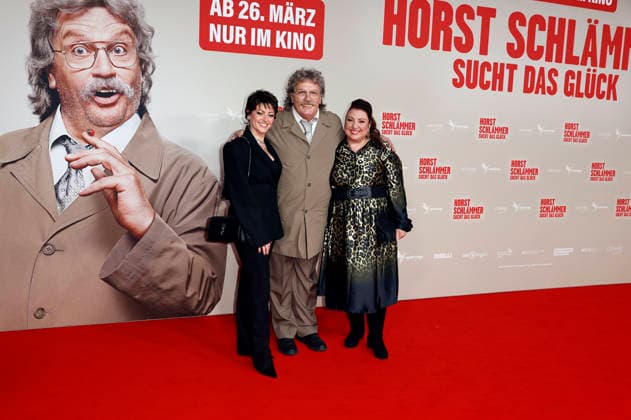 Tahnee Schaffarczyk, Hape Kerkeling und Meltem Kaptan bei der Premiere des Kinofilms Horst Schlämmer sucht das Glück in der Lichtburg. Essen, 19.03.2026