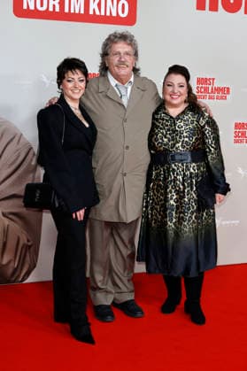 Tahnee Schaffarczyk, Hape Kerkeling und Meltem Kaptan bei der Premiere des Kinofilms Horst Schlämmer sucht das Glück in der Lichtburg. Essen, 19.03.2026