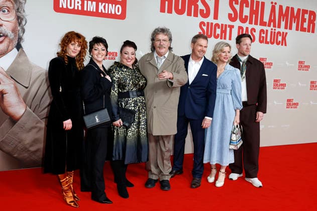 Laura Thomas, Tahnee Schaffarczyk, Meltem Kaptan, Hape Kerkeling, Sven Unterwaldt, Eva Habermann und Nikolaus Benda bei der Premiere des Kinofilms Horst Schlämmer sucht das Glück in der Lichtburg. Essen, 19.03.2026
