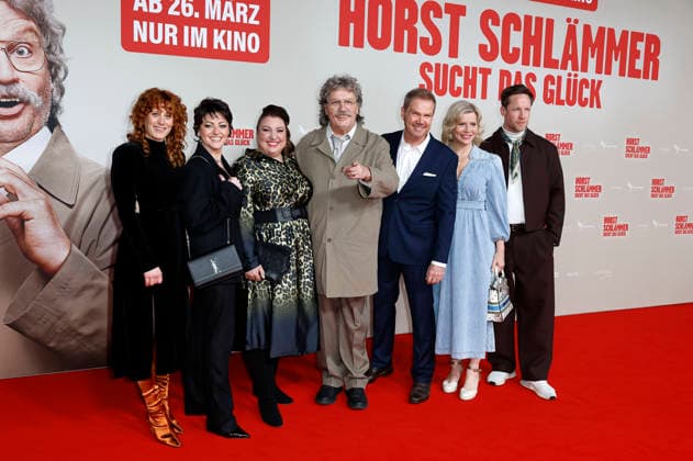 Laura Thomas, Tahnee Schaffarczyk, Meltem Kaptan, Hape Kerkeling, Sven Unterwaldt, Eva Habermann und Nikolaus Benda bei der Premiere des Kinofilms Horst Schlämmer sucht das Glück in der Lichtburg. Essen, 19.03.2026