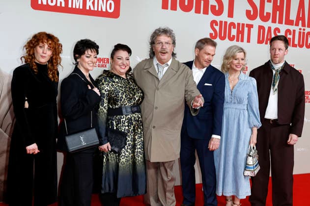 Laura Thomas, Tahnee Schaffarczyk, Meltem Kaptan, Hape Kerkeling, Sven Unterwaldt, Eva Habermann und Nikolaus Benda bei der Premiere des Kinofilms Horst Schlämmer sucht das Glück in der Lichtburg. Essen, 19.03.2026