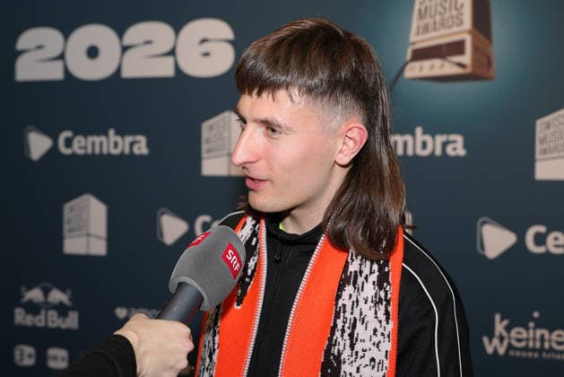 19. Swiss Music Awards 2026 Schweizer Rapper Jule X (heisst mit bürgerlichem Namen Luc Julian Peyer) Gewinner des Betonklotzes in der Kategorie Most Rising Artist Social Media, gibt dem Schweizer Fernsehen ein Interview. Verleihung der 19. Swiss Music Awards am 19.03.2026 im Hallenstadion Zürich. Kanton Zürich, Schweiz.