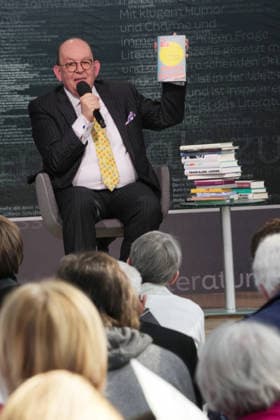 Buchmesse Leipzig GER, Leipzig,20260319, Buchmesse Leipzig, Messehalle , Denis Scheck, Best of druckfrisch, , Vorstellung von neuerscheinungen, ist Übersetzer und Journalist in Hörfunk und Fernsehen