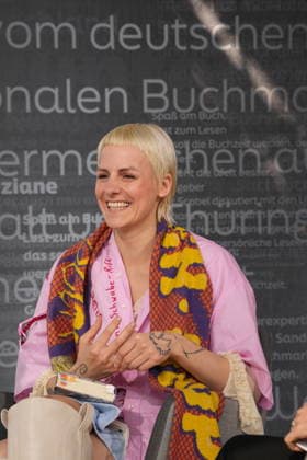 Buchmesse Leipzig GER, Leipzig,20260319, Buchmesse Leipzig, Messehalle , Helene Bukowski, Wer möchte nicht im Leben bleiben