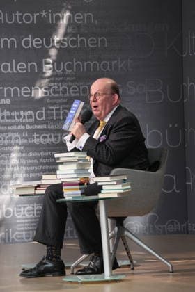 Buchmesse Leipzig GER, Leipzig,20260319, Buchmesse Leipzig, Messehalle , Denis Scheck, Best of druckfrisch, , Vorstellung von neuerscheinungen, ist Übersetzer und Journalist in Hörfunk und Fernsehen