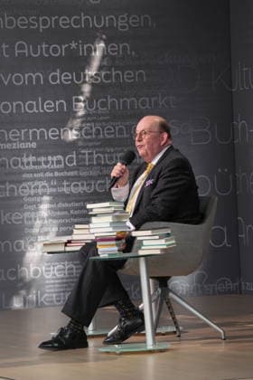 Buchmesse Leipzig GER, Leipzig,20260319, Buchmesse Leipzig, Messehalle , Denis Scheck, Best of druckfrisch, , Vorstellung von neuerscheinungen, ist Übersetzer und Journalist in Hörfunk und Fernsehen