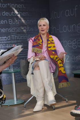 Buchmesse Leipzig GER, Leipzig,20260319, Buchmesse Leipzig, Messehalle , Helene Bukowski, Wer möchte nicht im Leben bleiben