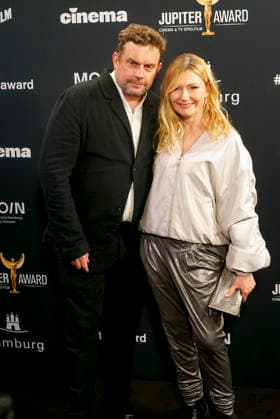 cntv Sebastian Bezzel Schauspieler mit Frau Johanna Gehlen zu Gast bei der Verleihung des Jupiter Award 2026 im Hotel Ameron am Donnerstag 19.03.2026 in Hamburg Hamburg Deutschland