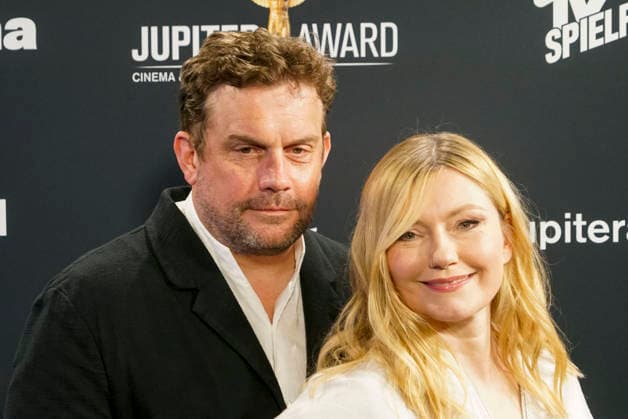 cntv Sebastian Bezzel Schauspieler mit Frau Johanna Gehlen zu Gast bei der Verleihung des Jupiter Award 2026 im Hotel Ameron am Donnerstag 19.03.2026 in Hamburg Hamburg Deutschland