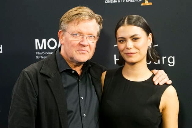 cntv Justus von Dohnanyi Schauspieler mit Beleitung zu Gast bei der Verleihung des Jupiter Award 2026 im Hotel Ameron am Donnerstag 19.03.2026 in Hamburg Hamburg Deutschland