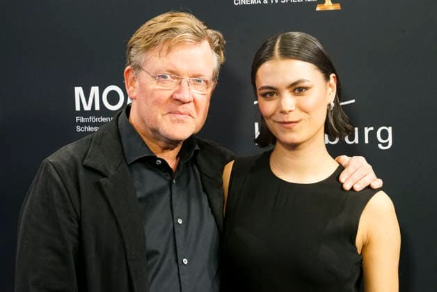 cntv Justus von Dohnanyi Schauspieler mit Beleitung zu Gast bei der Verleihung des Jupiter Award 2026 im Hotel Ameron am Donnerstag 19.03.2026 in Hamburg Hamburg Deutschland