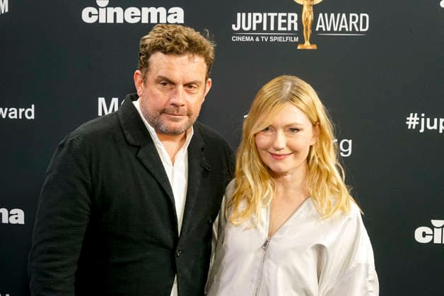cntv Sebastian Bezzel Schauspieler mit Frau Johanna Gehlen zu Gast bei der Verleihung des Jupiter Award 2026 im Hotel Ameron am Donnerstag 19.03.2026 in Hamburg Hamburg Deutschland