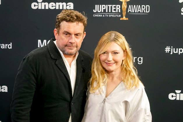 cntv Sebastian Bezzel Schauspieler mit Frau Johanna Gehlen zu Gast bei der Verleihung des Jupiter Award 2026 im Hotel Ameron am Donnerstag 19.03.2026 in Hamburg Hamburg Deutschland