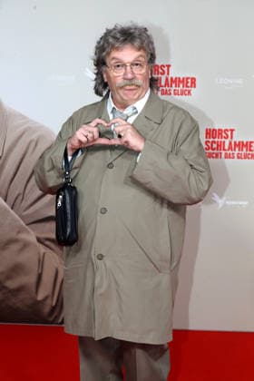 Weltpremiere des Kinofilms Horst Schlämmer sucht das Glück in Essen Essen, 19.03.2026 Horst Schlämmer (Hape Kerkelimg) bei der Weltpremiere des Kinofilms Horst Schlämmer sucht das Glück in der Lichtburg in Essen NRW Deutschland Copyright: xMatthiasxGränzdörferx