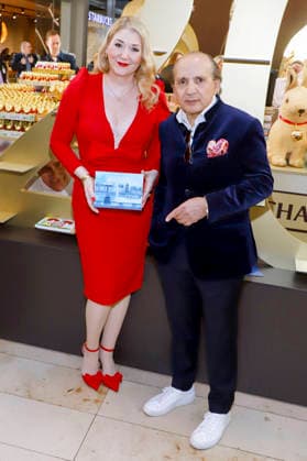 abb Sandra Quadflieg und Hadi Teherani zu Gast bei der Lind Goldhasen Oster Charity und Feier 20 Jahre Europa Passage Donnerstag 19.03.2026 in Hamburg Hamburg Germany
